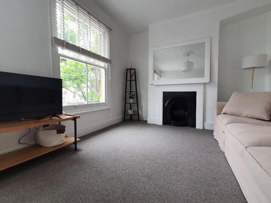 Apartment Beautiful Flat In Bow *